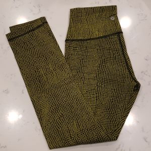 Lululemon 28in leggings yellow/black size 6
